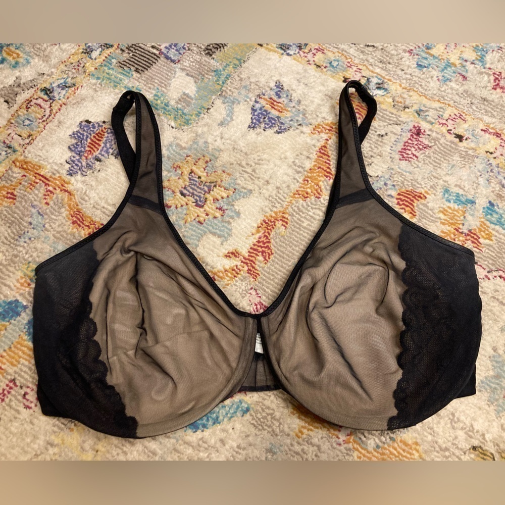 Self Expression By Maidenform Cream And Black Lace Bra Size 40DD